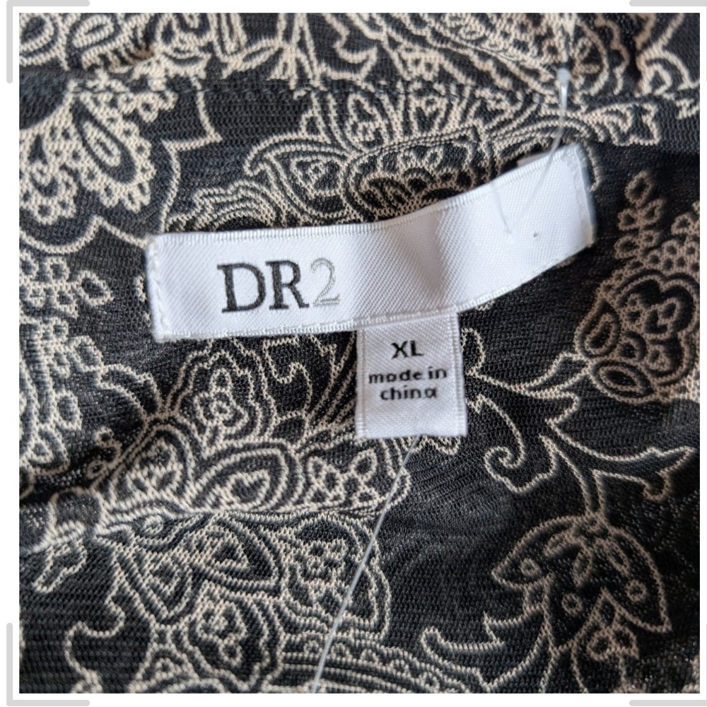 DR2 Black and White Paisley Blouse - Picture 6 of 9